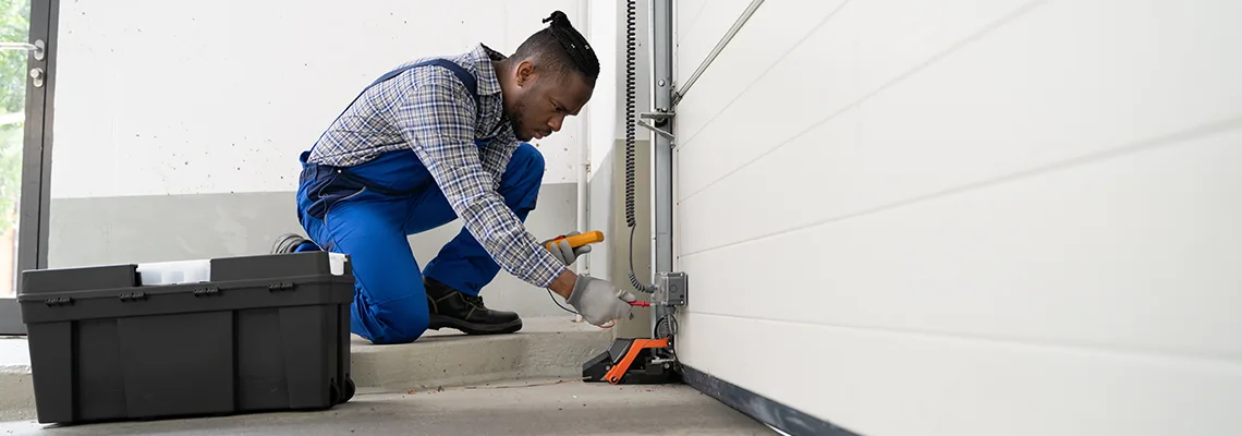 Repair Garage Door Not Closing But Light Flashing in Glen Ellyn, IL